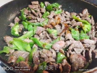 青椒炒牛肉的简易家常做法 3