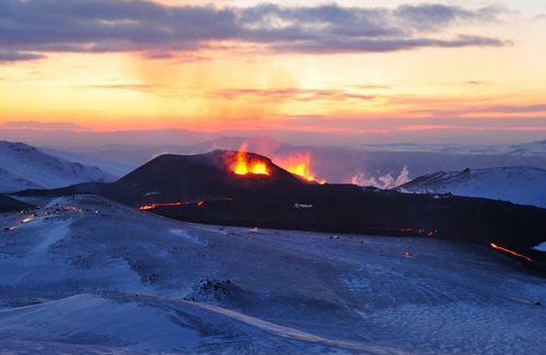 冰岛火山或将喷发：20天内地震4万次，此前休眠期未知 4