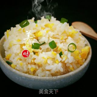 家常美味升级：详细解锁鸡蛋炒米饭的绝妙做法 3