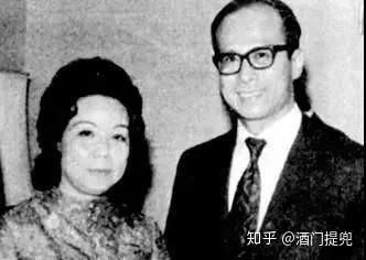 揭秘：李嘉诚的婚姻生活，他究竟有几位伴侣？ 3