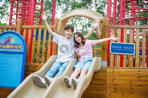 男生和女生玩滑滑梯与跷跷板代表什么含义？ 4
