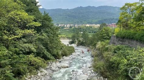 彭州山洪预警：管理员疾呼游客上岸，本可规避的灾难事件 5