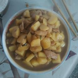 家常美味秘诀：土豆炖肉的绝妙做法 3