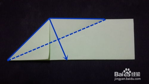 制作滑翔纸飞机的详细步骤 2