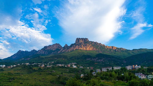 探秘绝美山风景区：寻觅那遗世独立的自然仙境之地 3