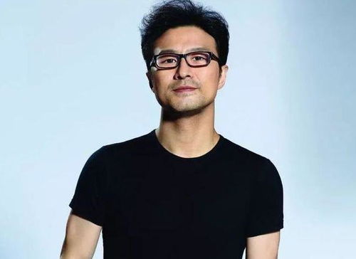 汪峰的父亲究竟是谁？揭秘其家庭背景 1