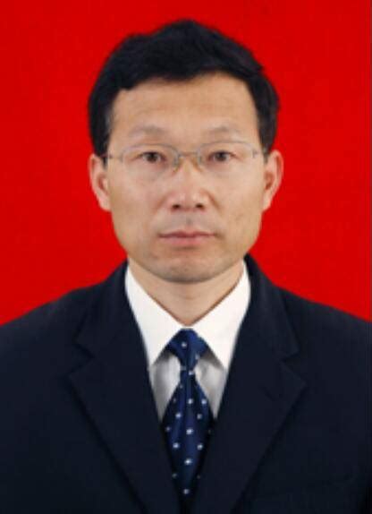 蓝田县现任人事局局长是谁？ 3