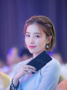 阚清子和纪凌尘的职业是什么？ 2