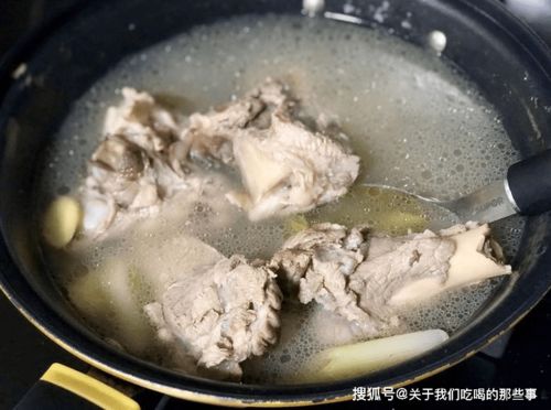 羊肉汤与骨头汤中浓白色成分是什么 1