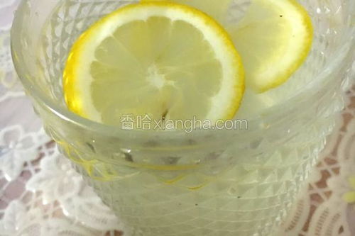 自制蜂蜜柠檬水的详细做法 4