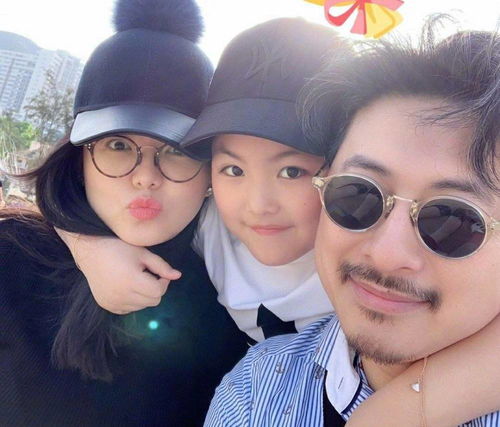 王岳伦深情告白，李湘王诗龄反应引猜想：是真爱流露还是另有隐情？ 2