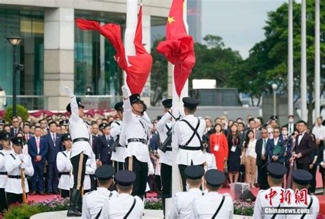 香港回归祖国的确切日期是哪天？ 5