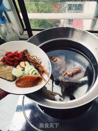 轻松学会：美味烤鸭鸭架汤的制作秘籍 3