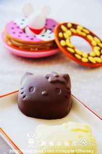 哈根达斯冰激凌月饼有Hello Kitty版吗？ 1