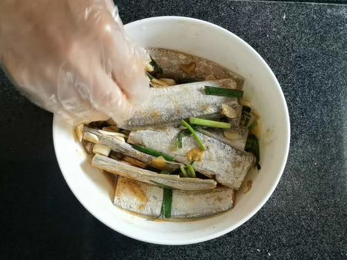 家常美味秘籍：糖醋带鱼的制作绝招 4