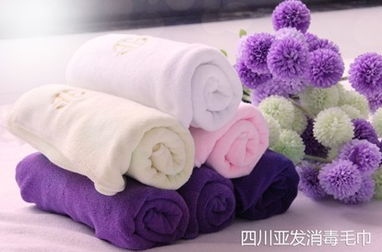 理发店：消毒毛巾与一次性毛巾，哪个更优？放弃自备毛巾，清洗太繁琐 2
